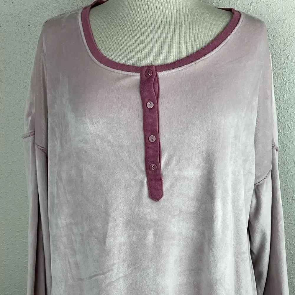 Pre-Owed Secret Treasures Pink Velour Pajama Set Size L